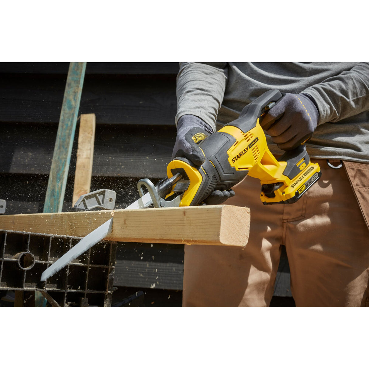 STANLEY FATMAX Scie sabre sans fil 18V 25mm V20 SFMCS300D2K-QW