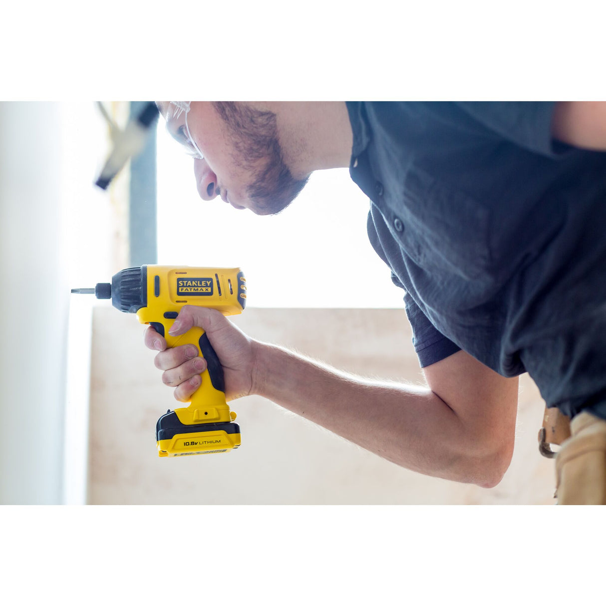 STANLEY FATMAX Perceuse-visseuse à impact sans fil 10.8V 2 batteries 1,5Ah V20 FMC041S2-QW