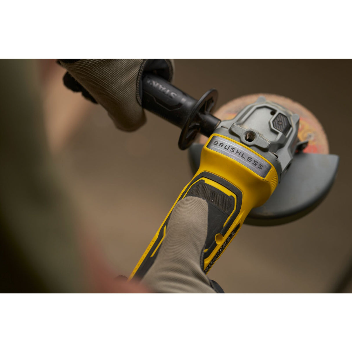 STANLEY FATMAX Meuleuse d'angle sans fil 18V 125mm V20 sans batterie SFMCG700B-XJ