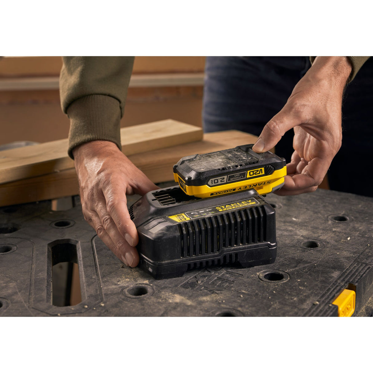 STANLEY FATMAX Batterie Lithium-ion 18V V20 2Ah SFMCB202-XJ