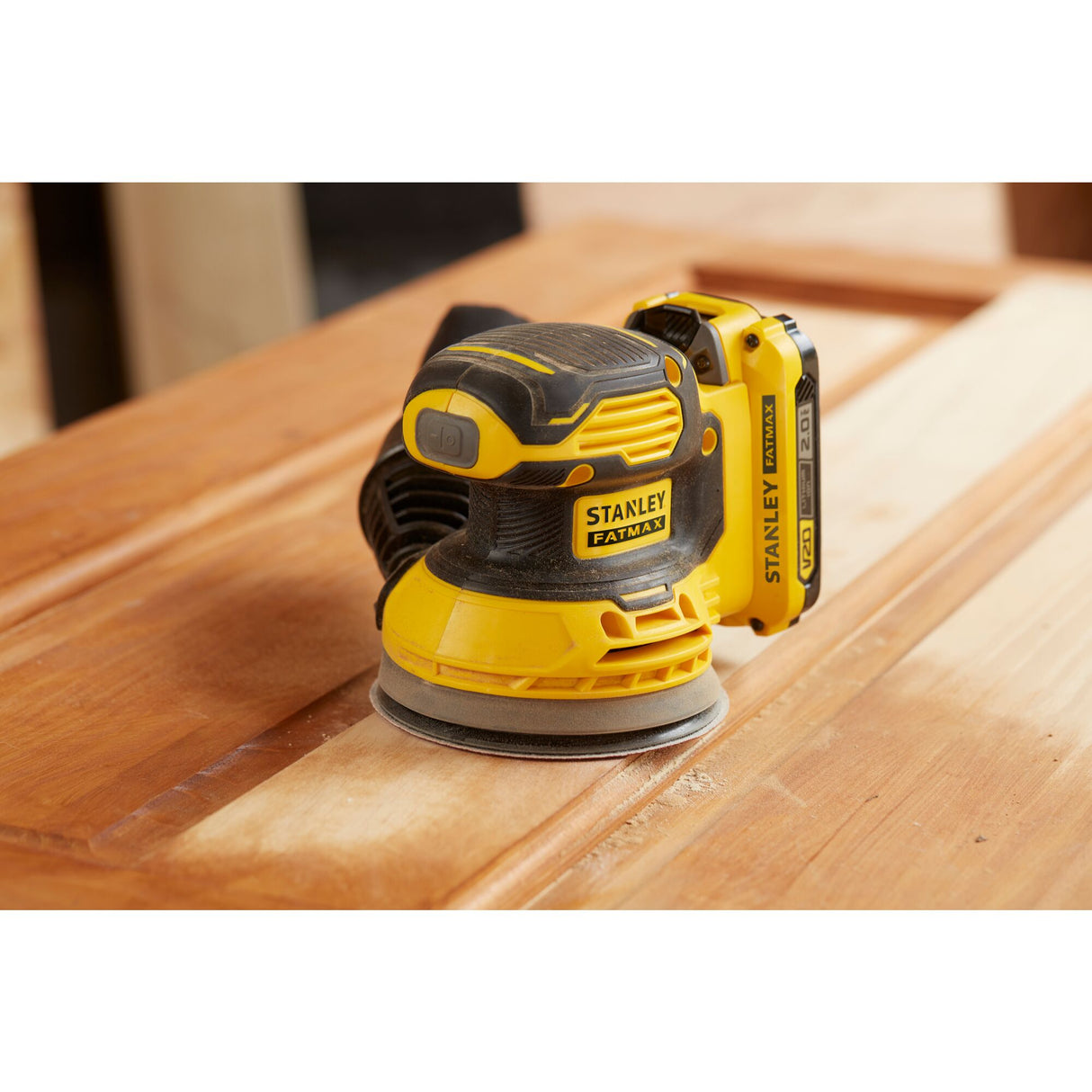 STANLEY FATMAX Ponceuse excentrique sans fil 18V V20 SFMCW220D1S-QW