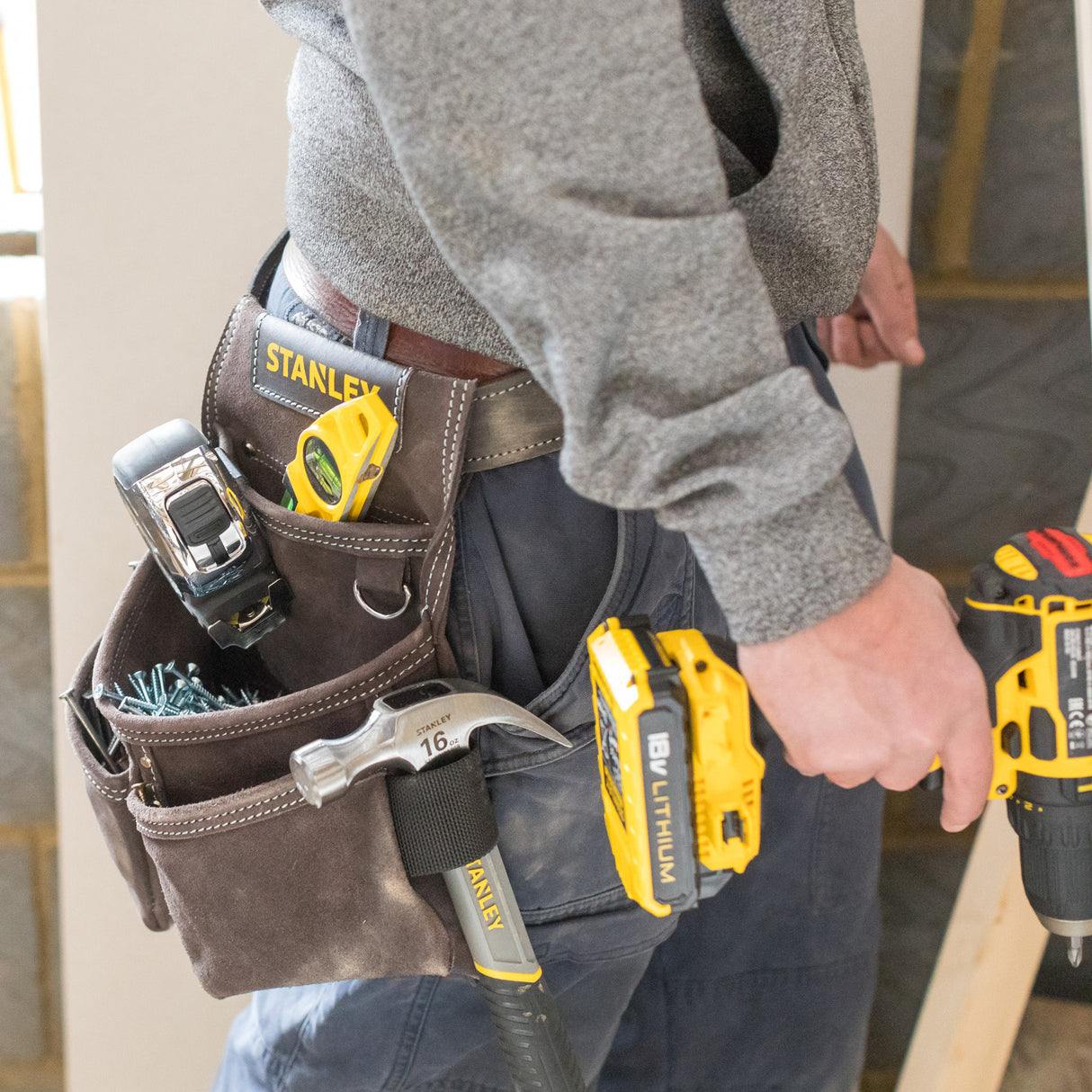 STANLEY Porte-outils en cuir qualité supérieure 4 poches STST1-80116