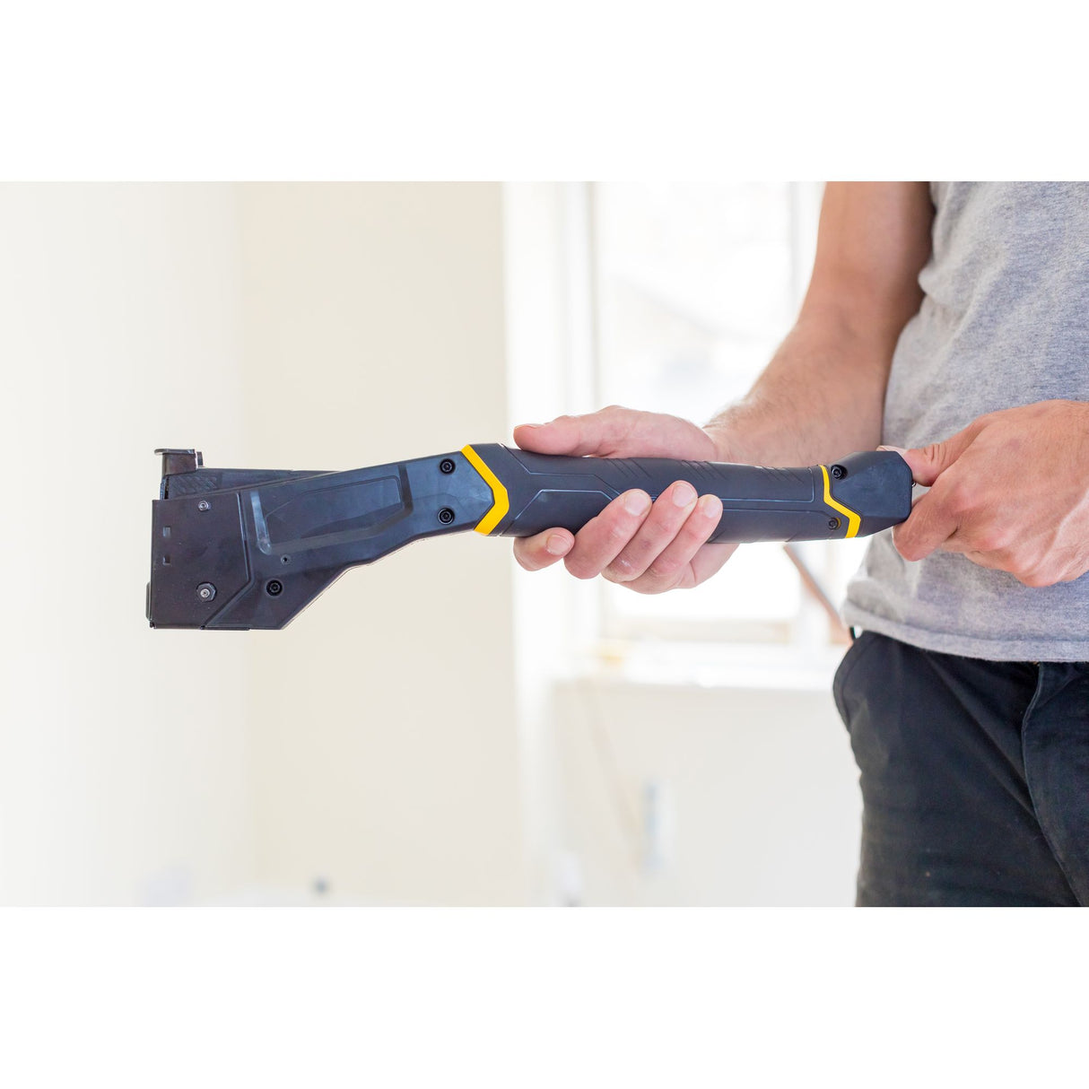 Agrafeuse professionnelle Stanley noire et jaune, outil à main pour travaux de fixation
