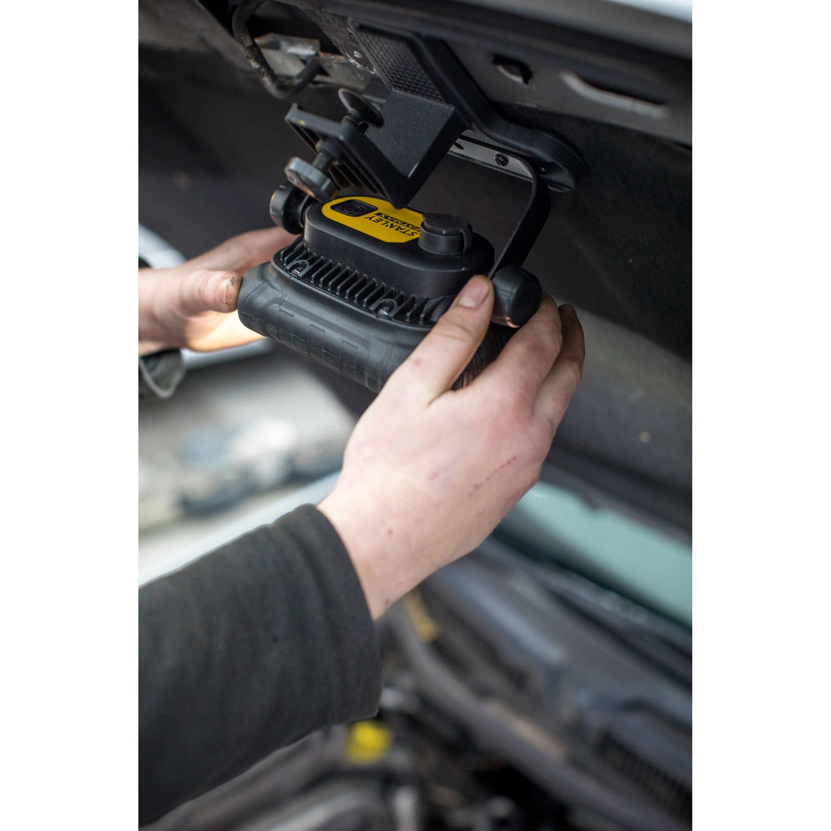 STANLEY FATMAX Projecteur 1000Lm rechargeable FMHT81507-1