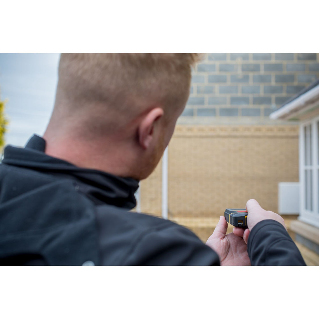 STANLEY Mesure laser bluetooth 100m TLM330S STHT1-77140