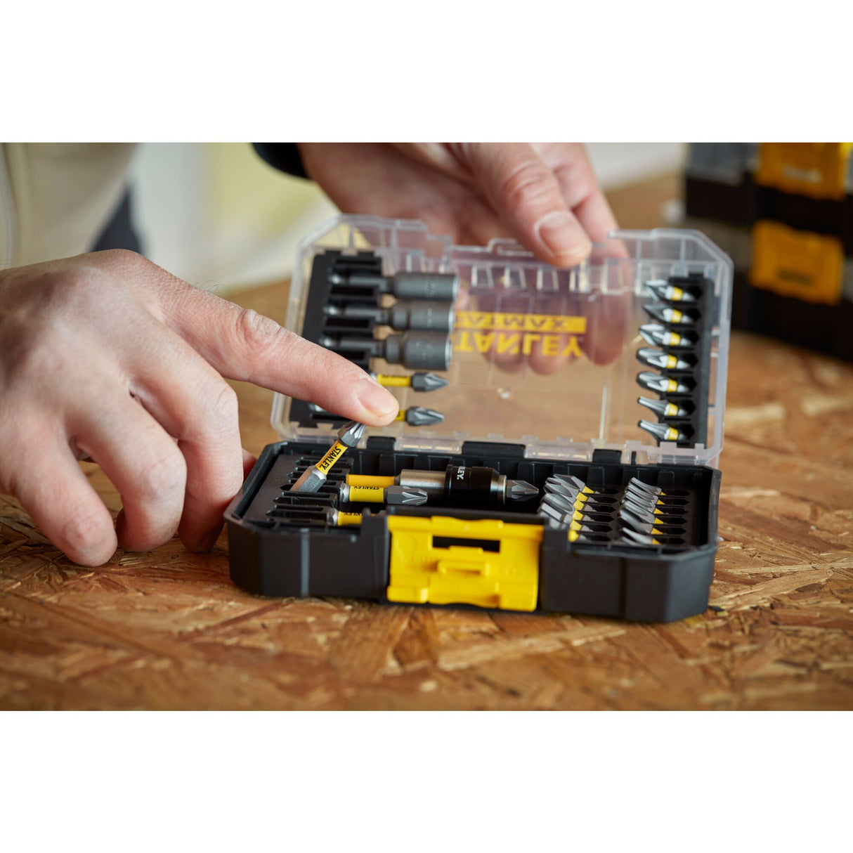 STANLEY Coffret 32 embouts de vissage STA88557-XJ