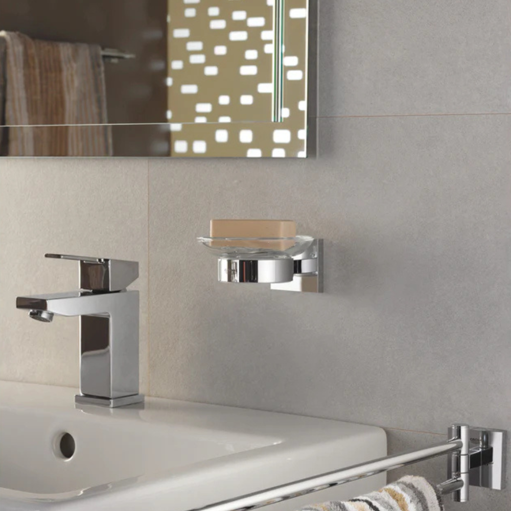 Distributeurs et porte-savons pour la salle de bain
