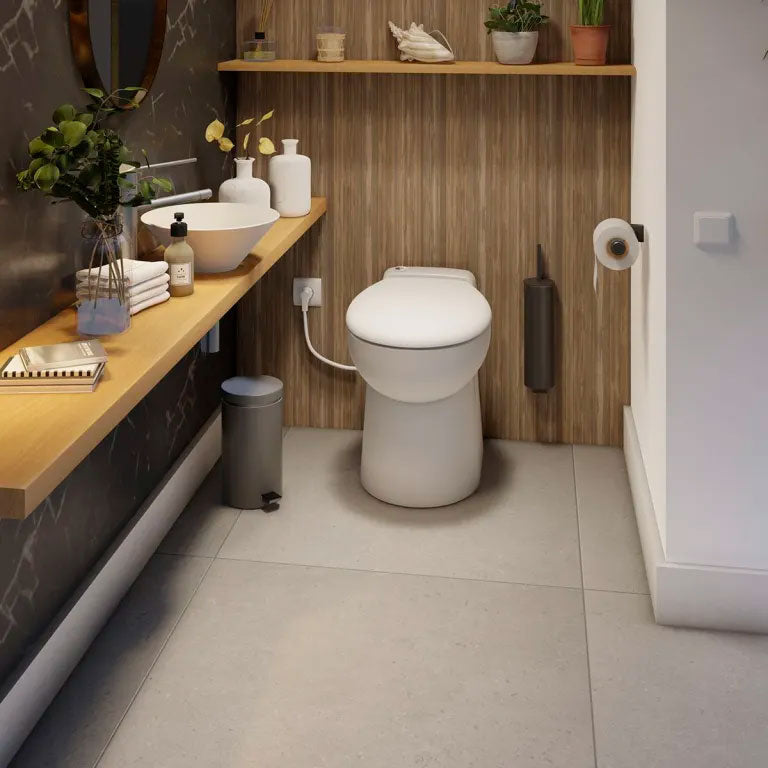 WC blanc Grohe, type toilette moderne, couleur blanche, dans une salle de bain design