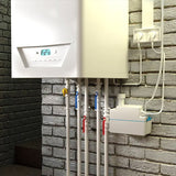 Pompe de relevage de condensats Sanicondens Eco de la marque SFA, montrant le dispositif compact et connecté pour gaz.