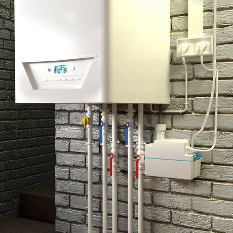 Pompe de relevage de condensats Sanicondens Eco de la marque SFA, montrant le dispositif compact et connecté pour gaz.