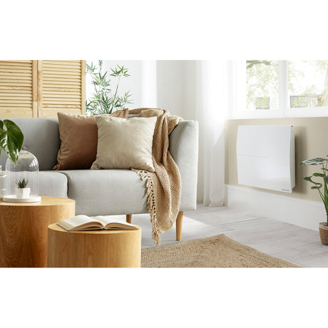 Radiateur Atlantic blanc, chauffage électrique mural dans salon moderne lumineux