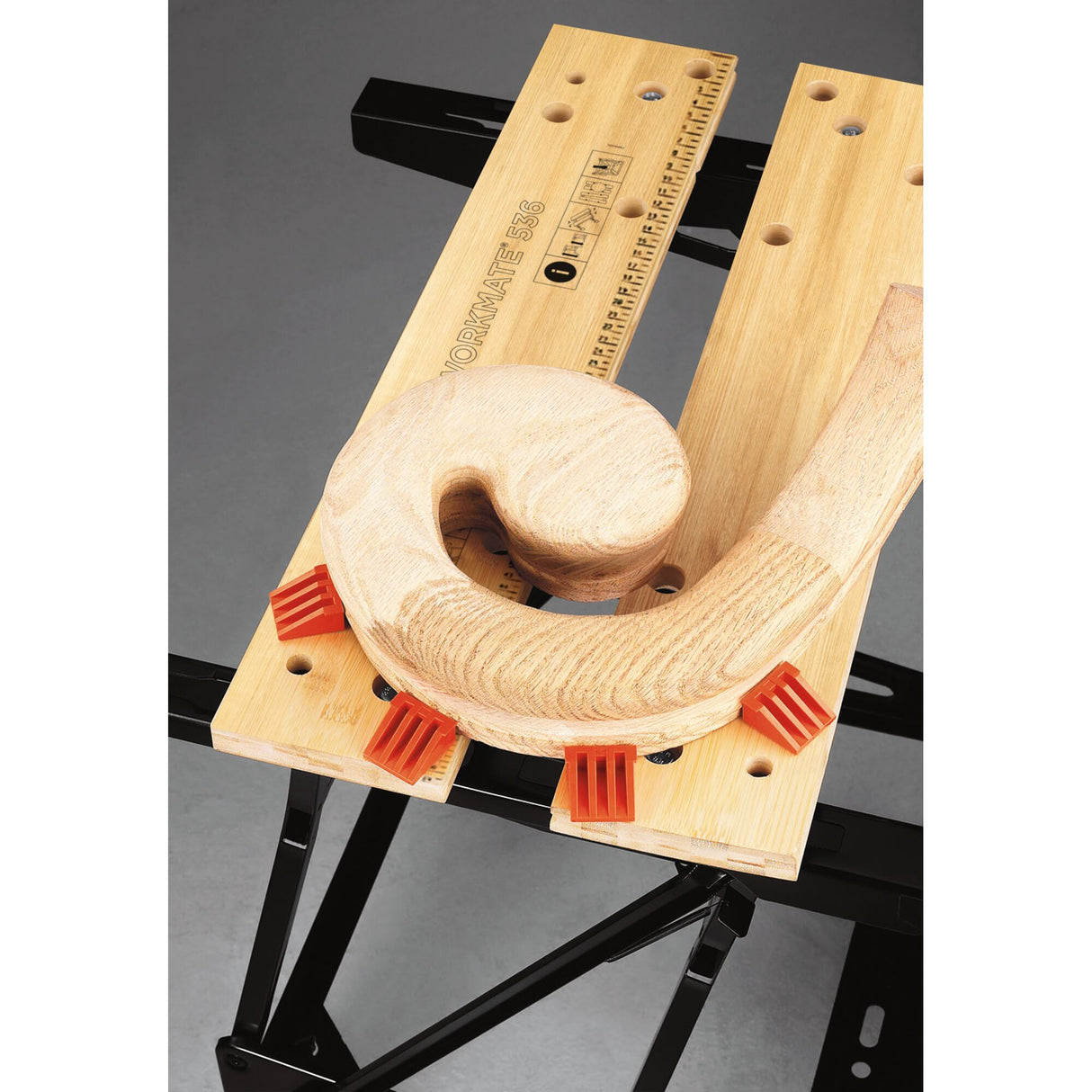 Etabli-étau pliable grand format - Plan de travail : 610 x 384 mm - 2 hauteurs - Charges maximales : 160 kg BLACK+DECKER WM536-XJ