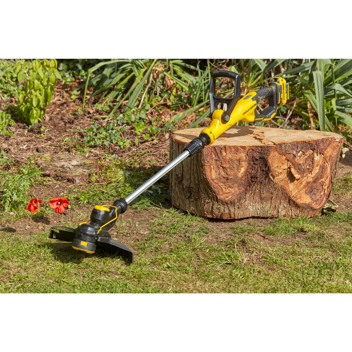 STANLEY FATMAX Coupe-bordures sans fil 18V 33cm batterie 4Ah et chargeur V20 SFMCST933M1-QW