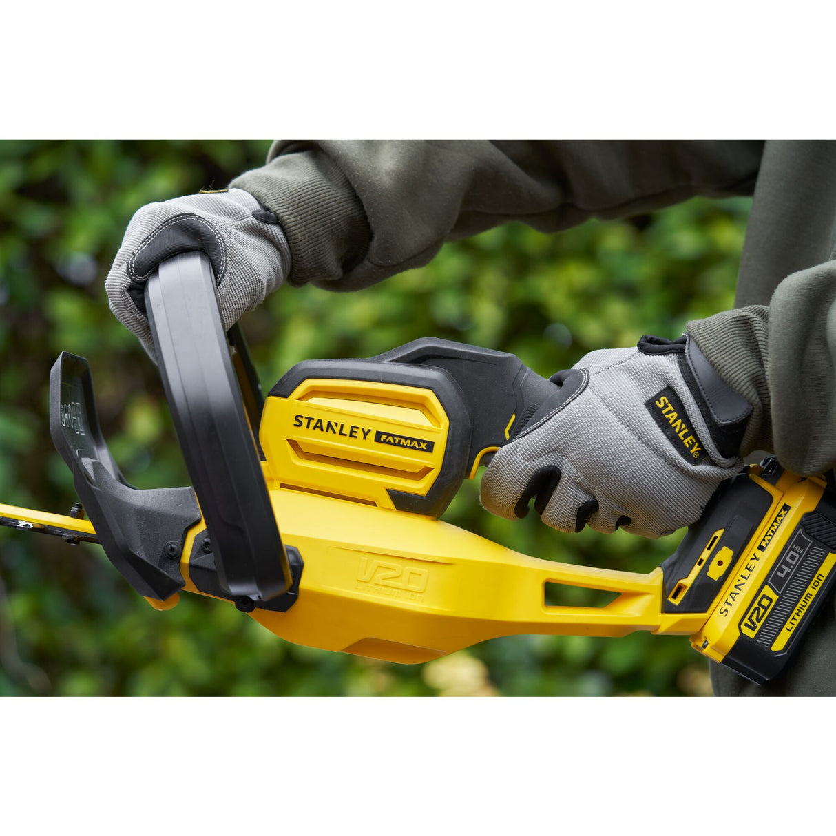 STANLEY FATMAX Taille-haies sans fil 18V 55cm batterie 4Ah et chargeur V20 SFMCHT855M1-QW