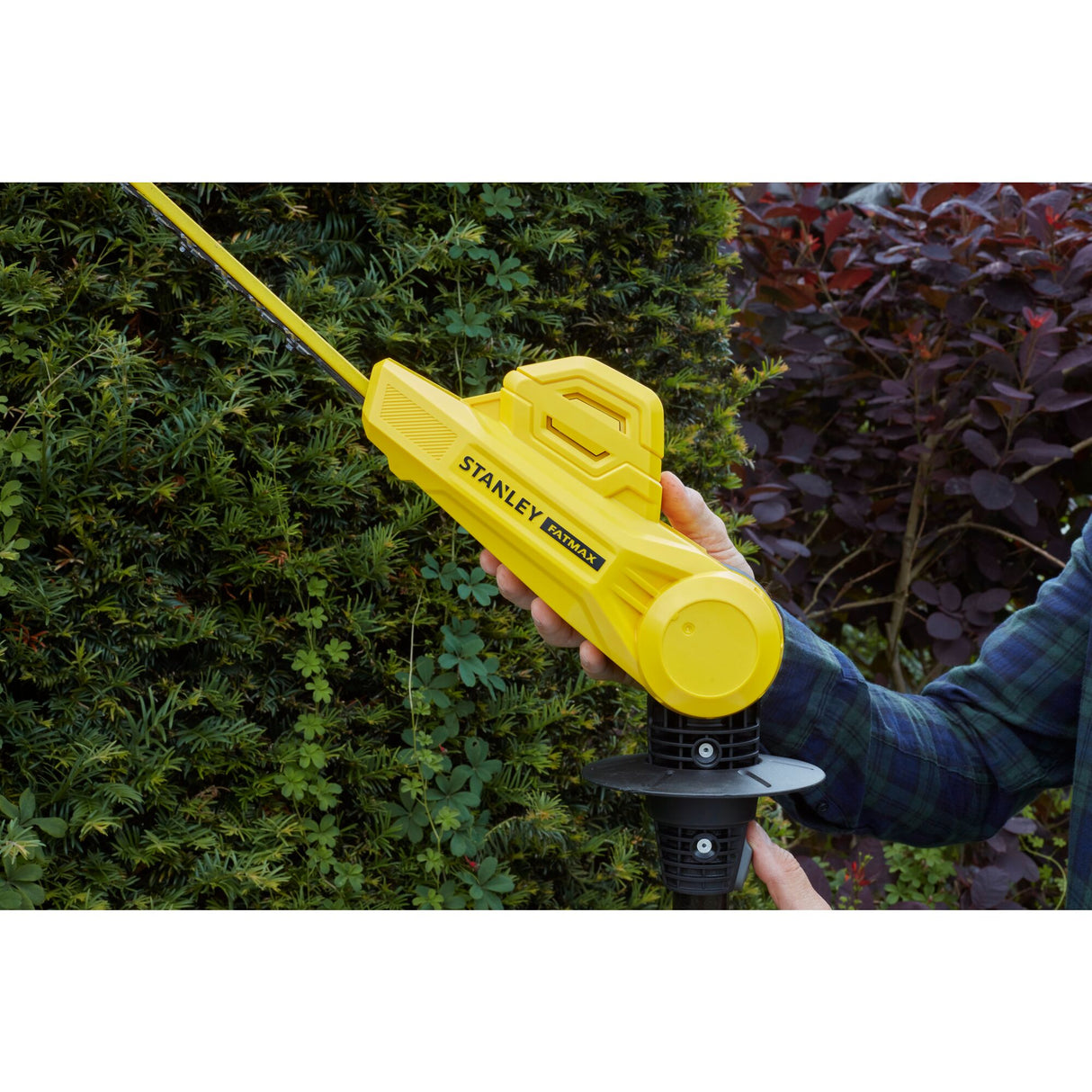STANLEY FATMAX Taille-haies sur perche sans fil 18V sans batterie ni chargeur V20 SFMCPH845B-XJ