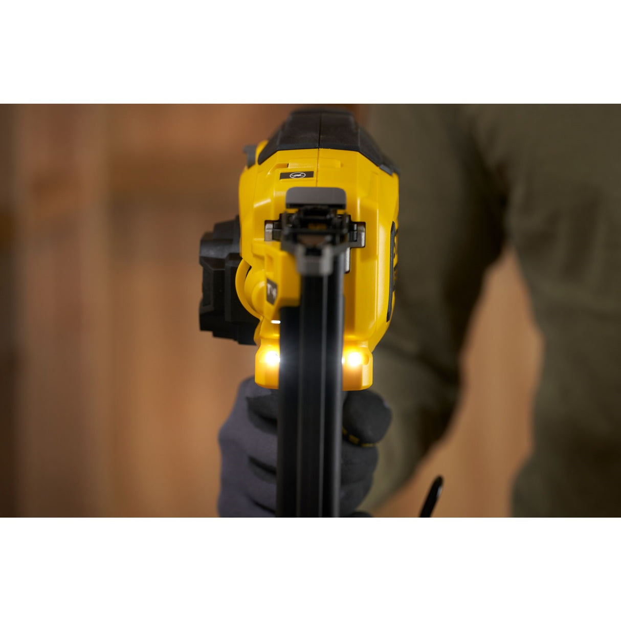 STANLEY FATMAX Cloueur de finition 18Ga sans batterie V20 SFMCN618B-XJ
