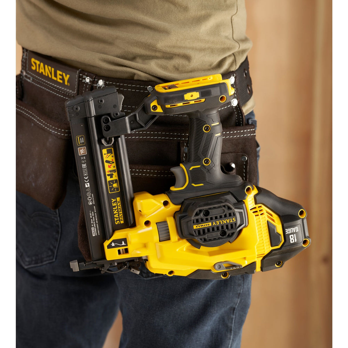STANLEY FATMAX Cloueur de finition 18Ga sans batterie V20 SFMCN618B-XJ