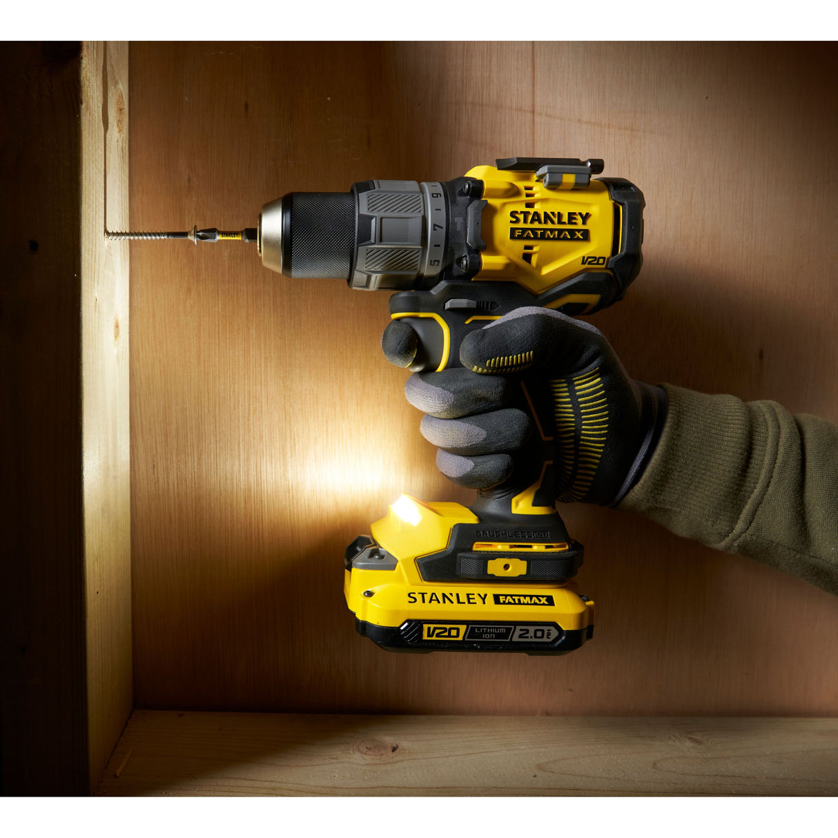 STANLEY FATMAX Perceuse-visseuse à percussion 80Nm Brushless Lithium 18V 2 batteries 2Ah V20 SFMCD726D2K-QW