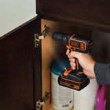 Perceuse visseuse BLACK+DECKER, outil électroportatif, couleur noire et orange.