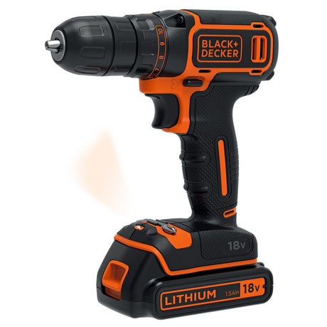 Perceuse visseuse sans fil Black+Decker, couleur noire et orange, 18V lithium.