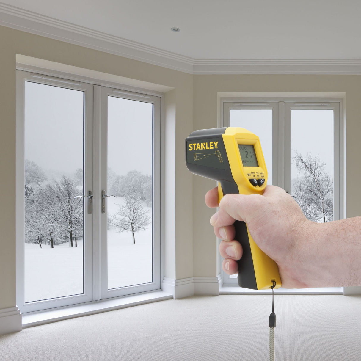 STANLEY Détecteur thermique 38°C à 520°C écran LCD rétro-éclairé STHT0-77365