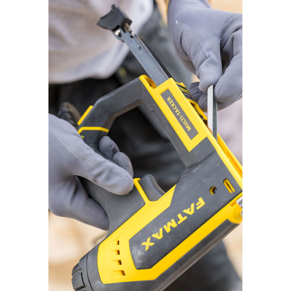 STANLEY FATMAX Agrafeuse-cloueuse filaire 5 types d'agrafes et clous FMHT6-75934