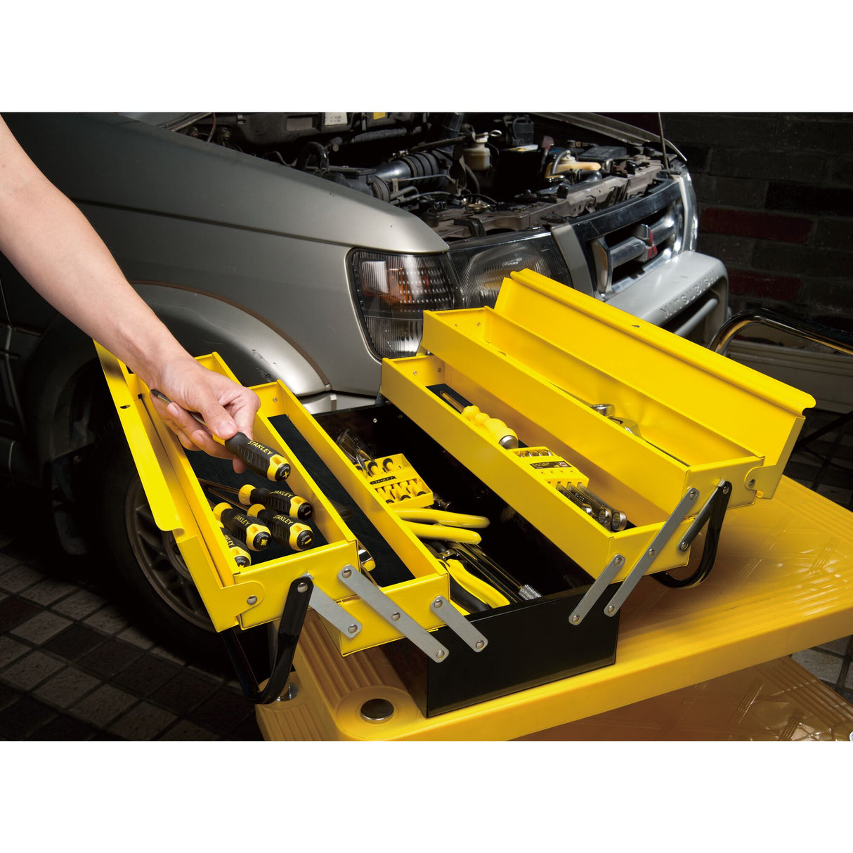 STANLEY Boite à outils grand volume métal 46x20,8x20,8cm 1-94-738