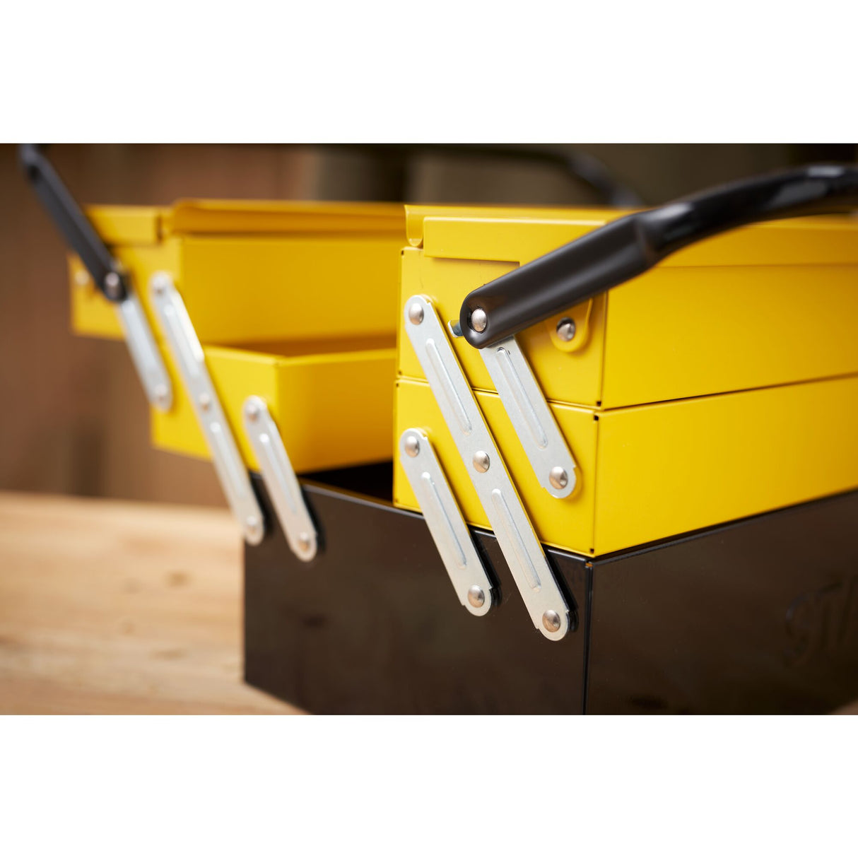 STANLEY Boite à outils grand volume métal 46x20,8x20,8cm 1-94-738
