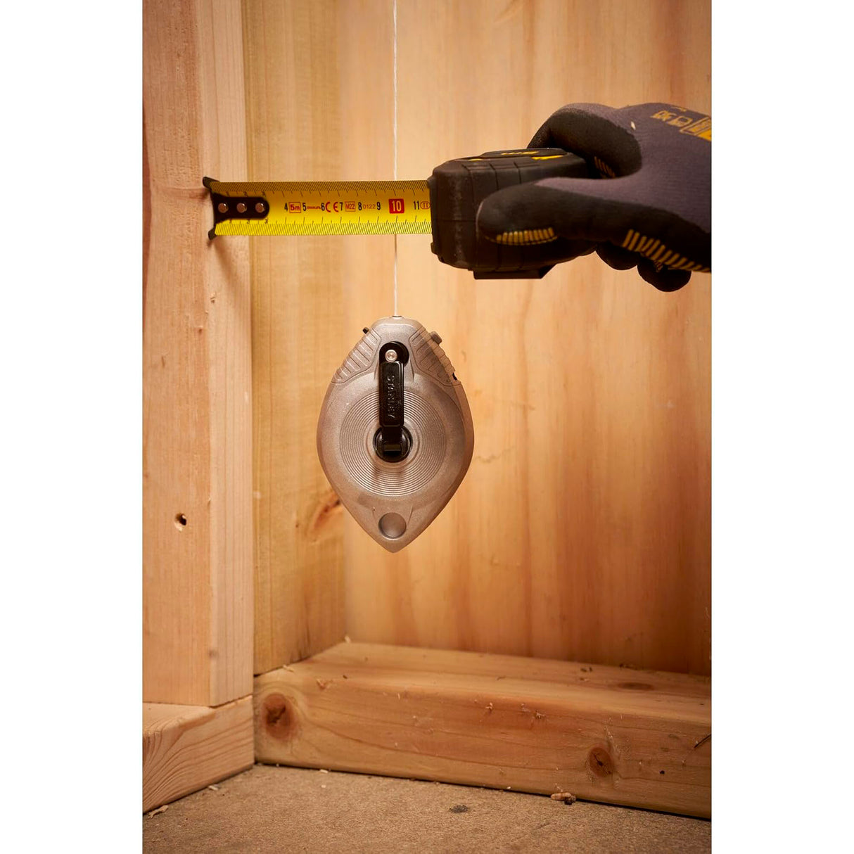 STANLEY Cordeau traceur 30m boitier métal 0-47-100