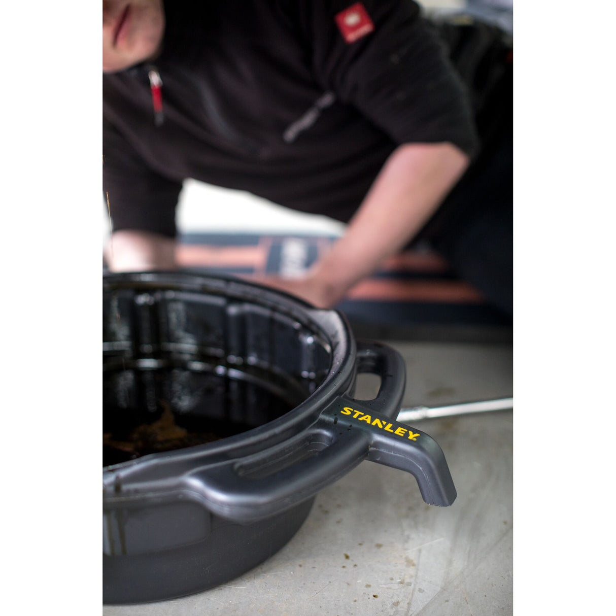 STANLEY Bac de récupération d'huile 15 litres STHT80878-1