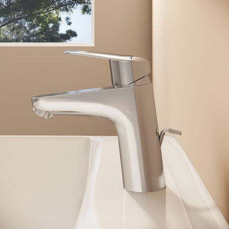 Mitigeur Grohe, robinet salle de bain, finition chromée, design moderne.