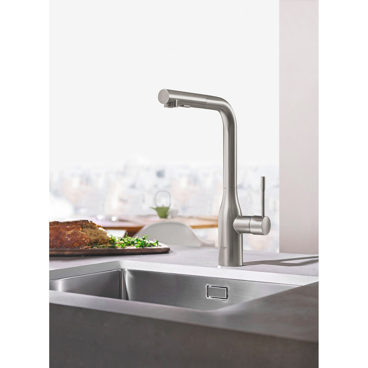 GROHE Mitigeur de cuisine supersteel Essence 30270DC0