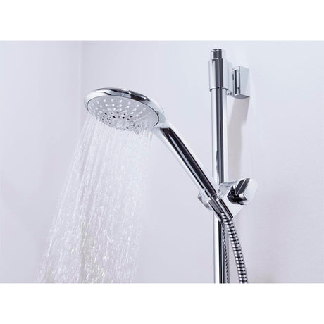 Douchette Grohe, pommeau de douche chromé, eau en jet, couleur argentée