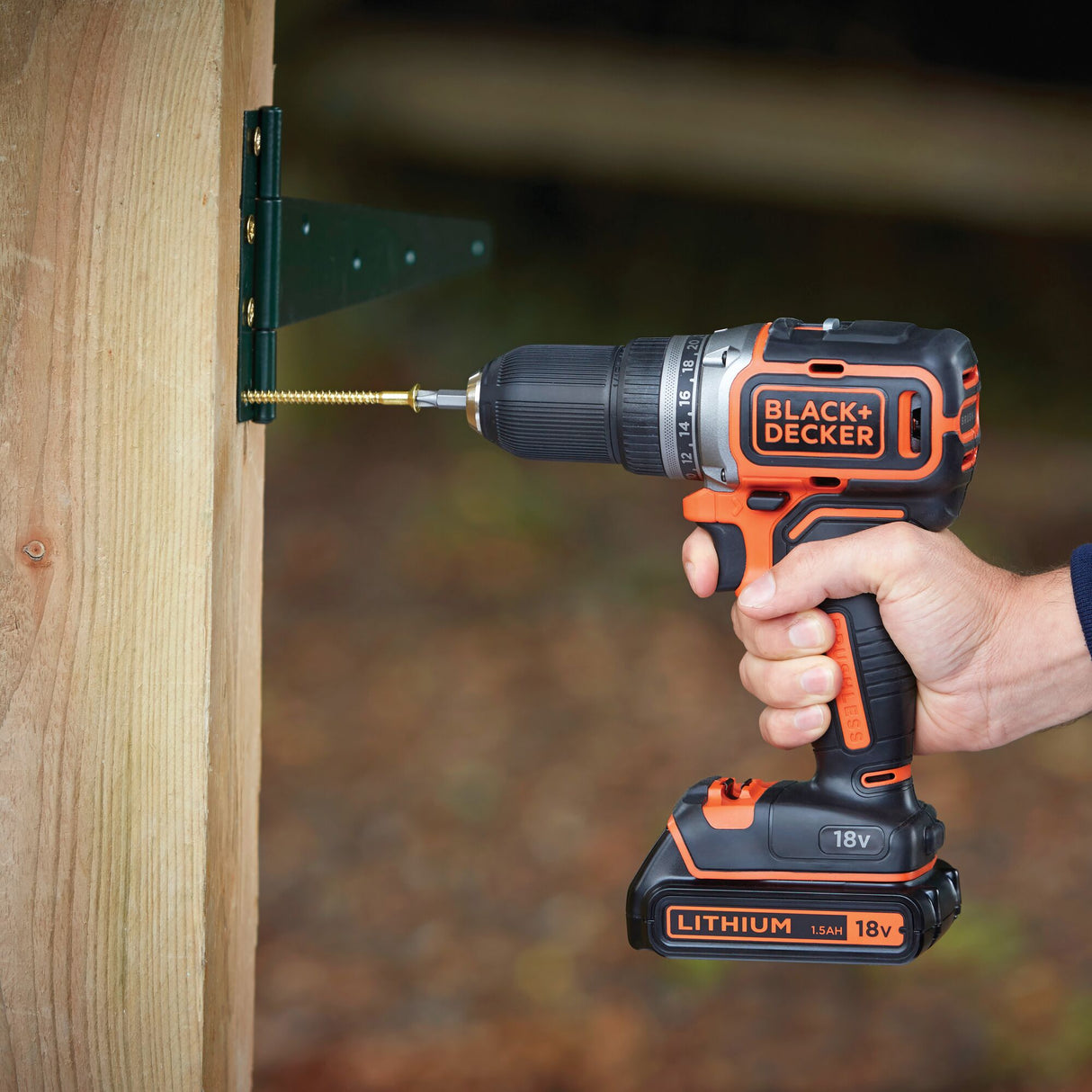 BLACK+DECKER Perceuse-visseuse sans fil Brushless 18V batterie 1.5Ah BL186K-QW