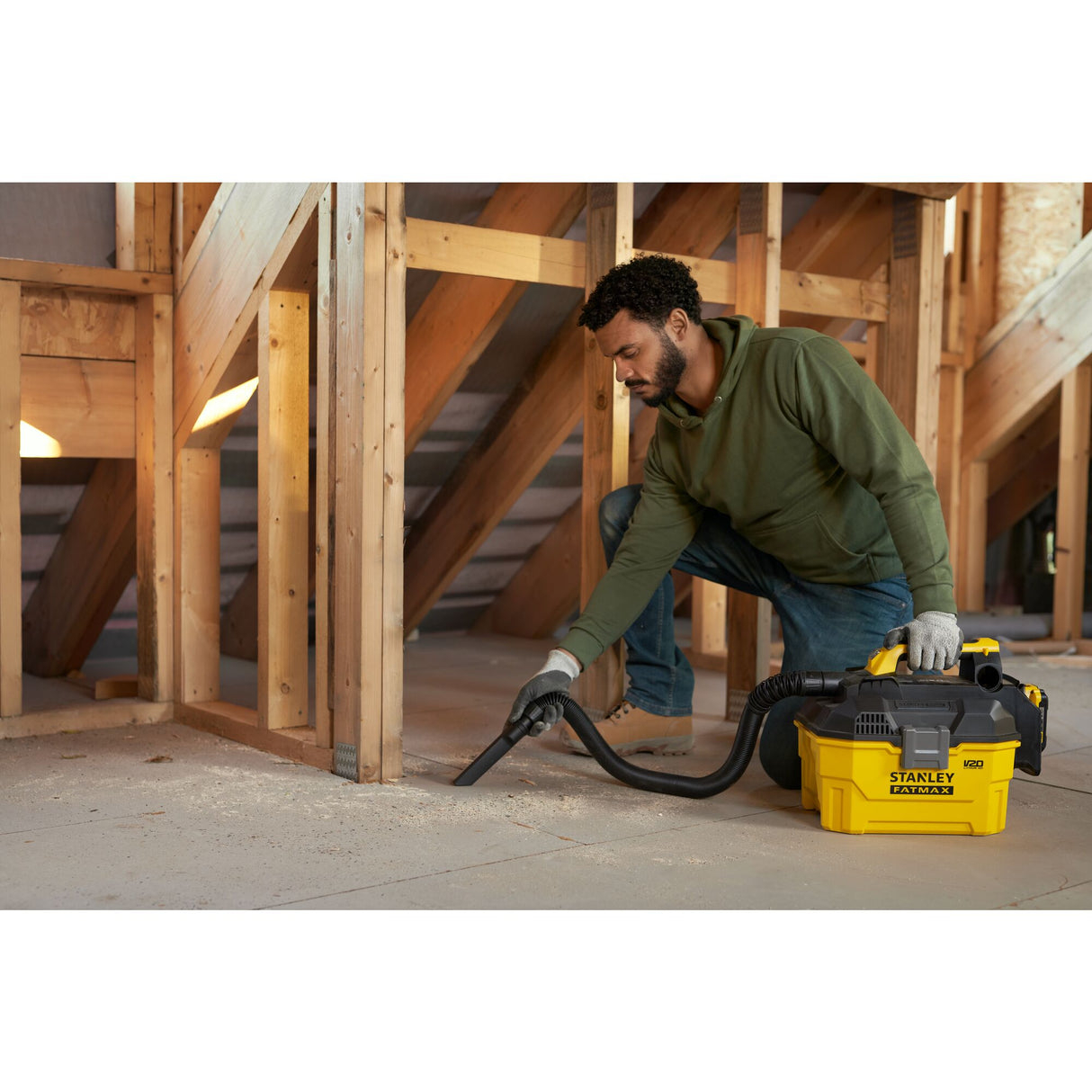 STANLEY FATMAX Aspirateur eau et poussière 18V sans batterie V20 SFMCV002B-XJ