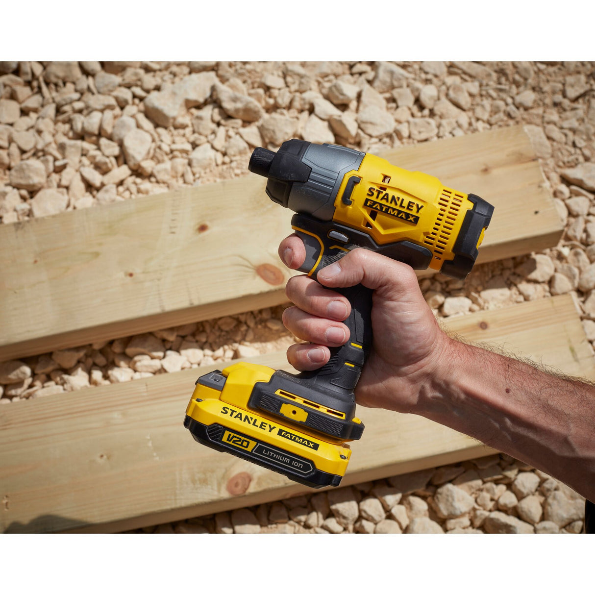 STANLEY FATMAX Visseuse à impacts sans fil 165Nm 18V 2 batteries 1,5Ah V20 SFMCF800C2K-QW